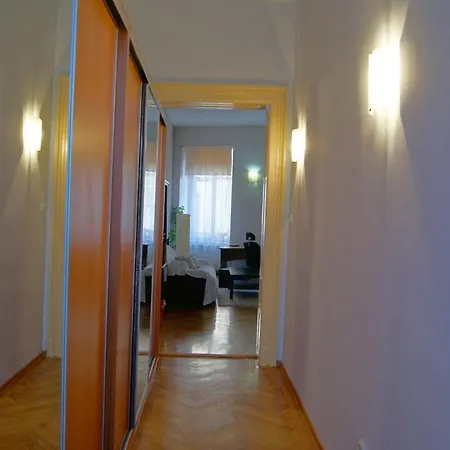 Stylish Kronstadt Lägenhet *